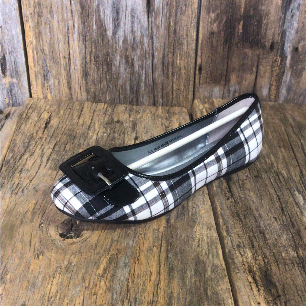 Plaid Flats with buckle 🥿